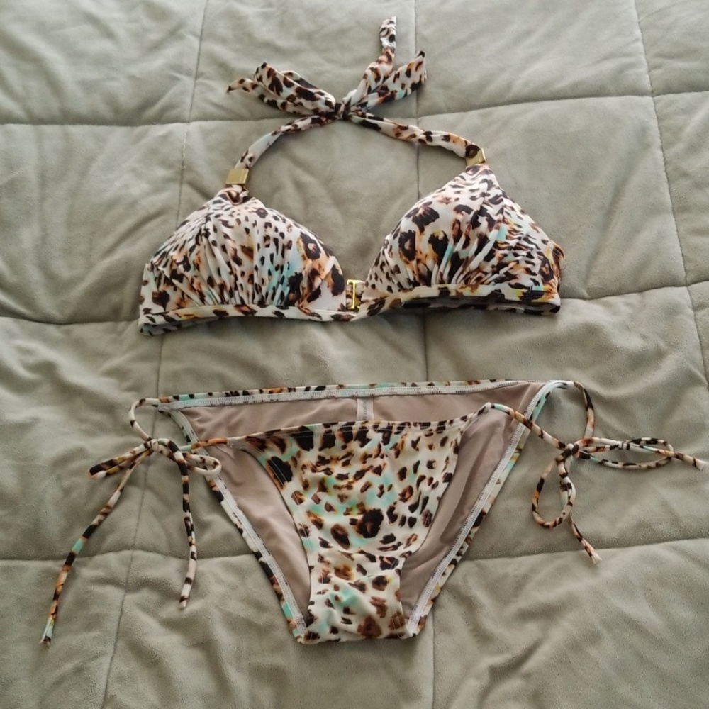 Victoria's secret bikini set